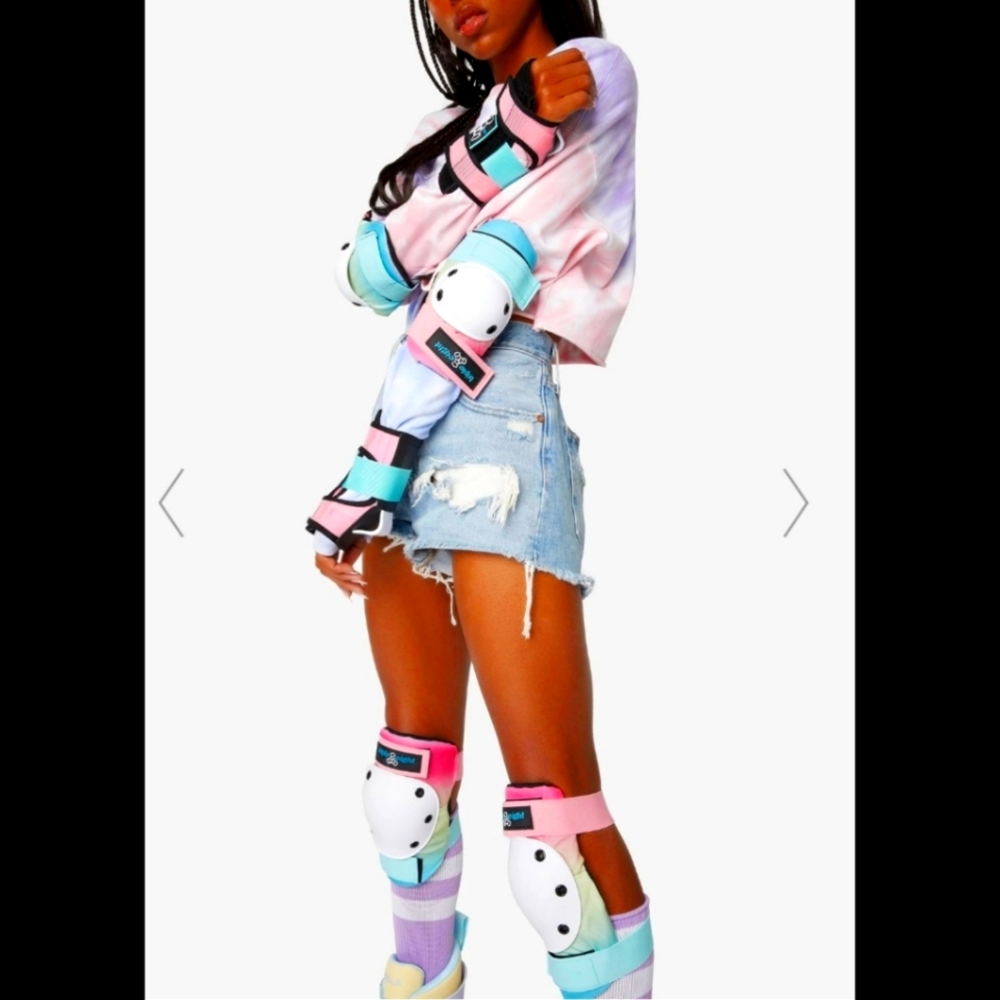 Dollskill Shin Guard Pack